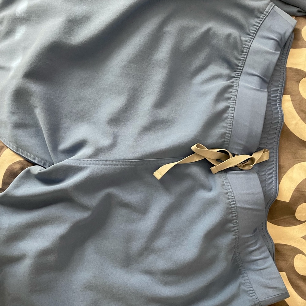 Ceil blue figs scrubs